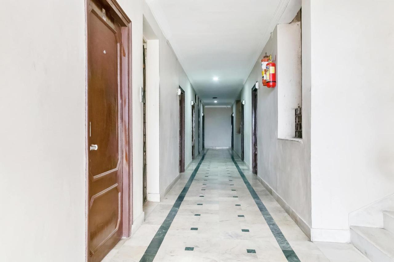 Oyo 47645 Sai Vinayak Boarding And Lodging Hotel Hyderabad