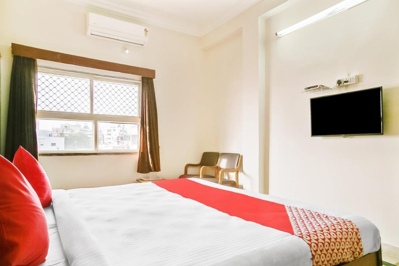 Oyo 47645 Sai Vinayak Boarding And Lodging Hotel
