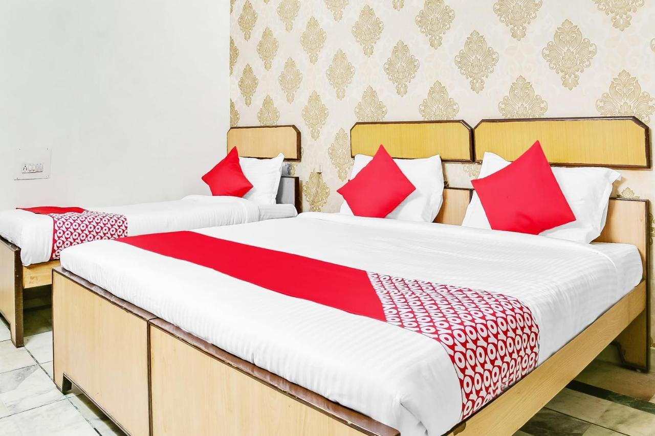 Oyo 47645 Sai Vinayak Boarding And Lodging 3* Hyderabad