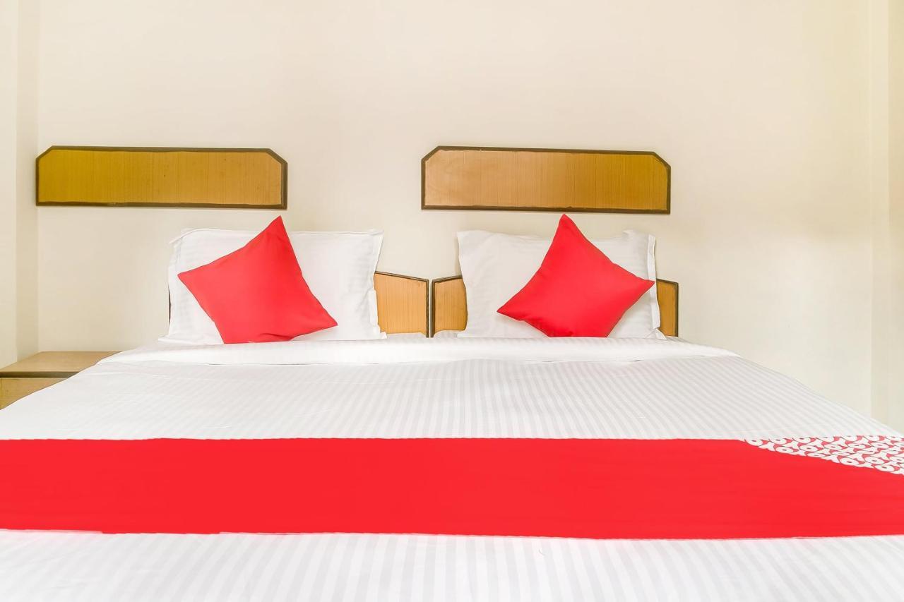 Oyo 47645 Sai Vinayak Boarding And Lodging Hyderabad
