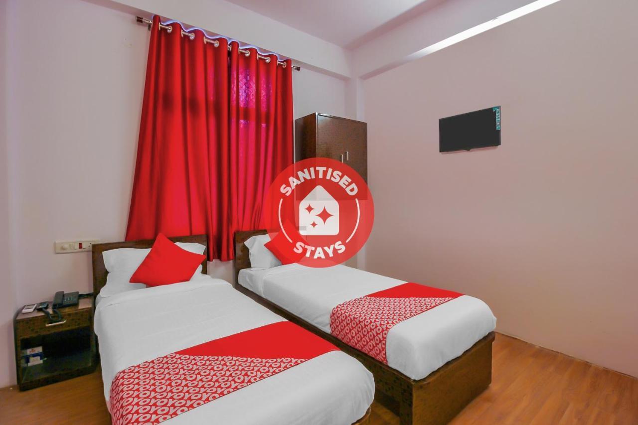 Oyo 17168 Hz Hotel