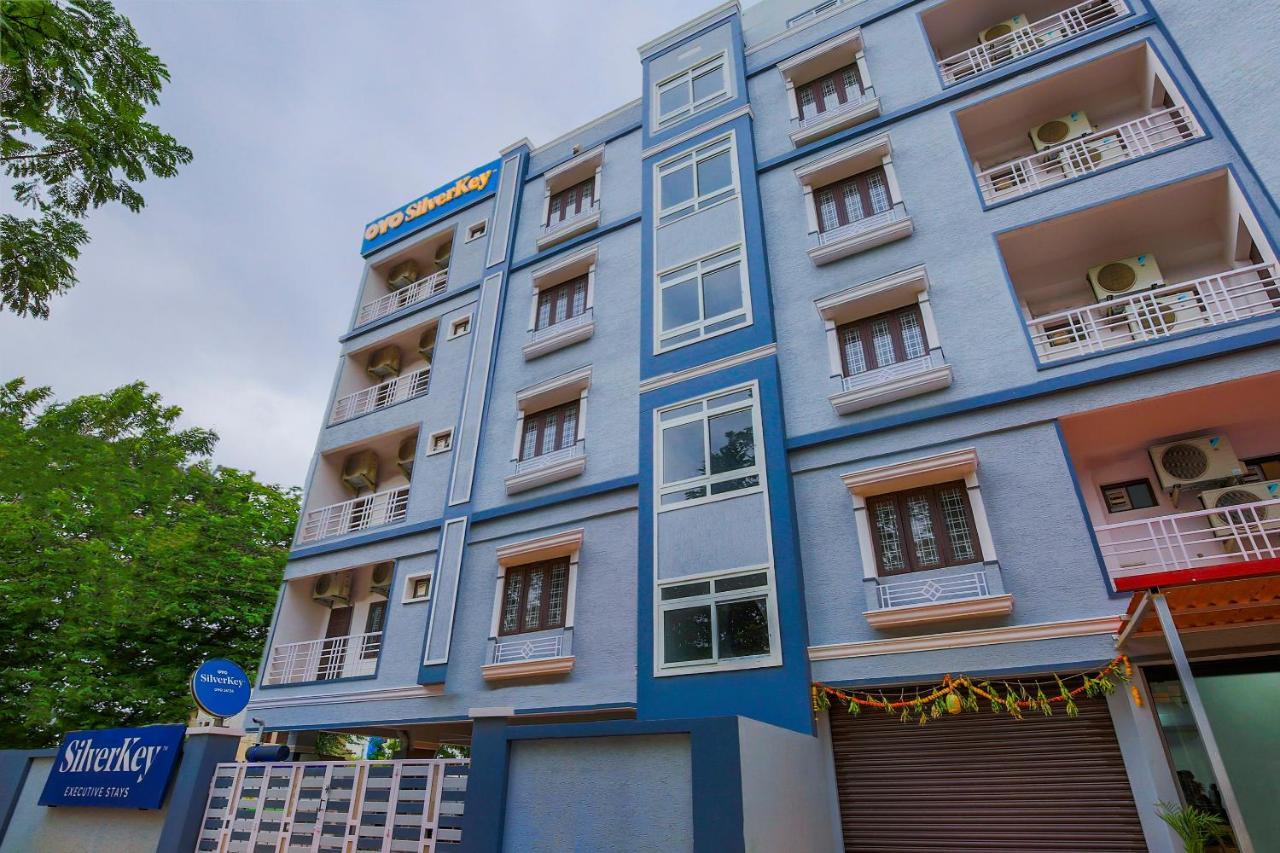 Oyo Silverkey 74581 Nallagandla Hotel