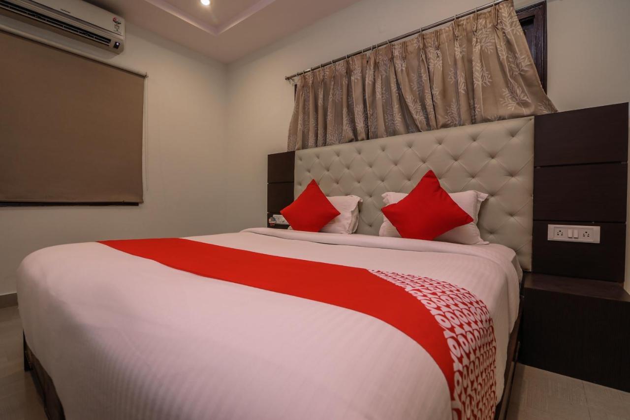 Hotel Oyo 588 Kmr Hospitality Services