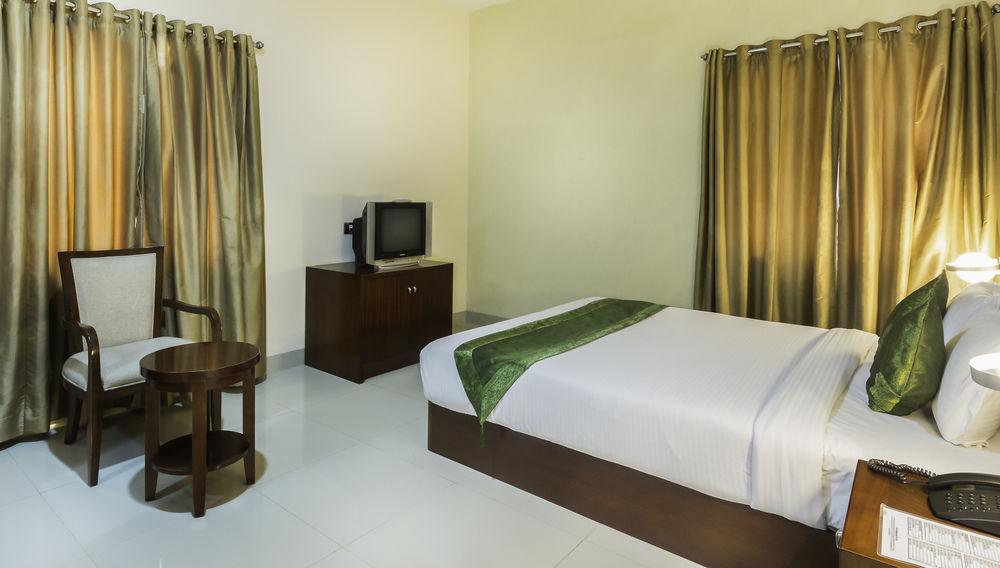 Oyo Townhouse 9 Hitech Hotel