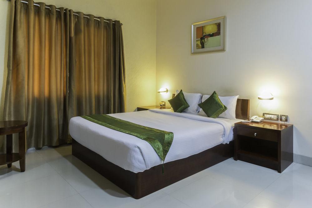 Oyo Townhouse 9 Hitech Hotel 3*