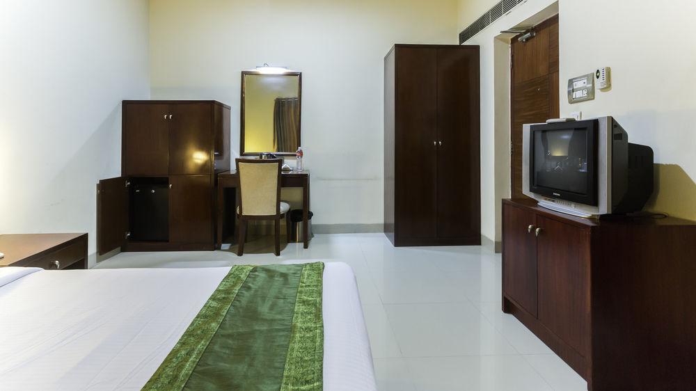 Oyo Townhouse 9 Hitech Hotel Hyderabad