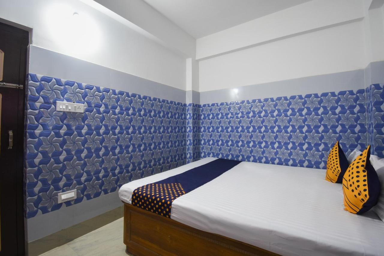 Oyo 75379 Raja Ram Hyderabad