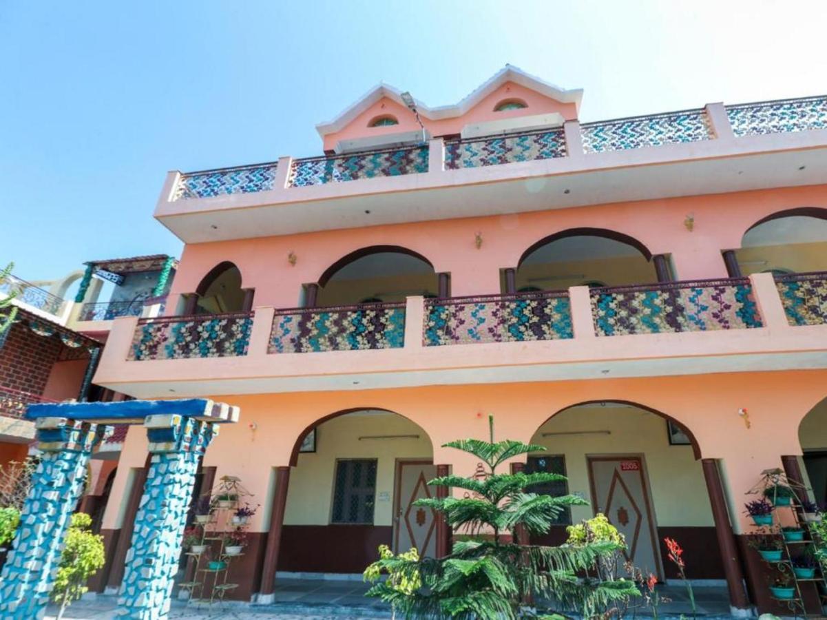 Hotel Oyo 75379 Raja Ram