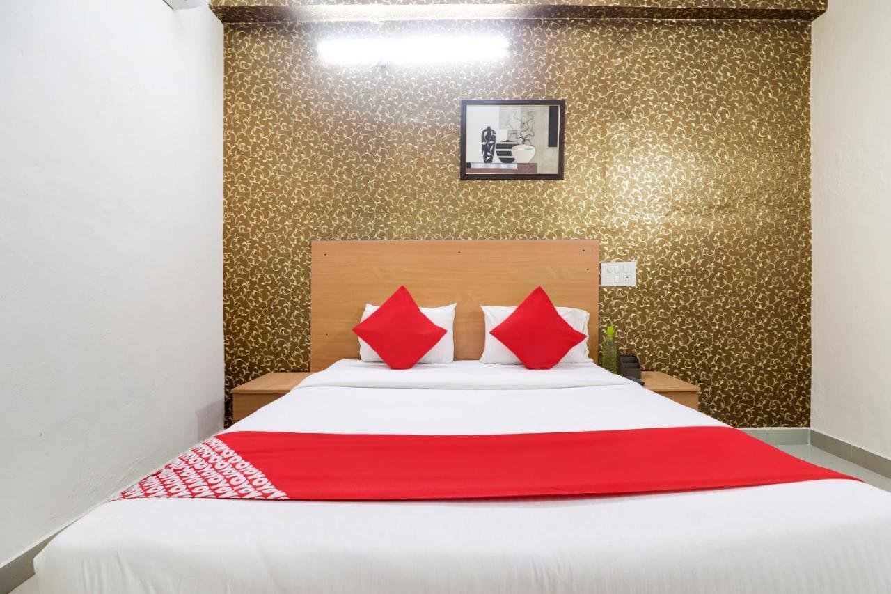 Oyo 75379 Raja Ram 3* Hyderabad