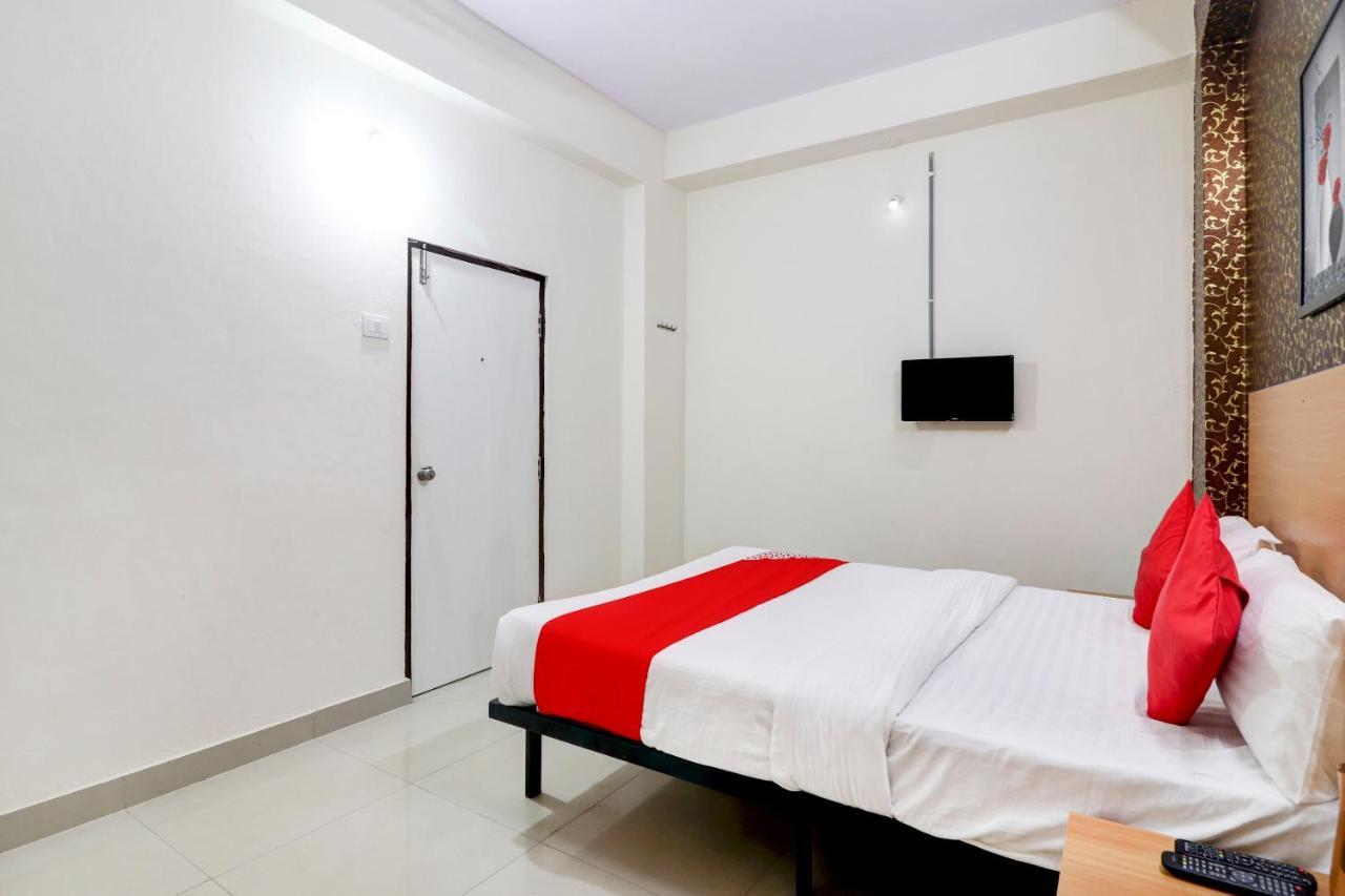 Oyo 75379 Raja Ram Hotel Hyderabad