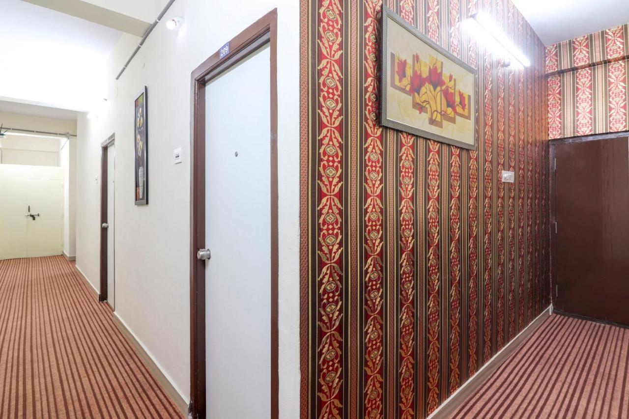 Oyo 75379 Raja Ram 3* Hyderabad