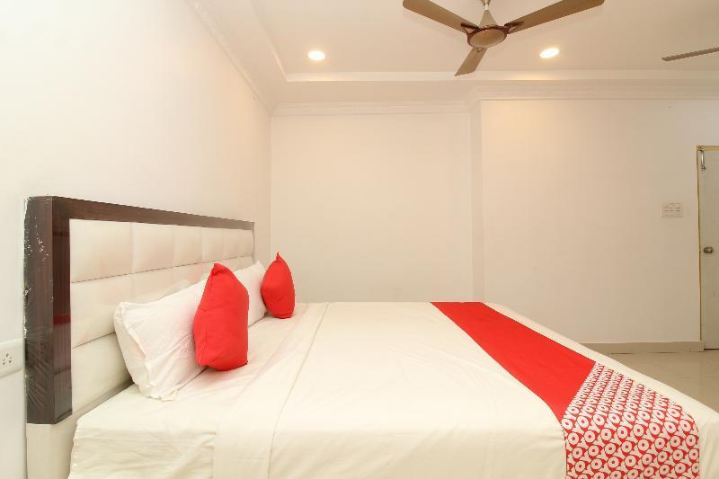 Hotel Oyo 37499 Saba Service 2*