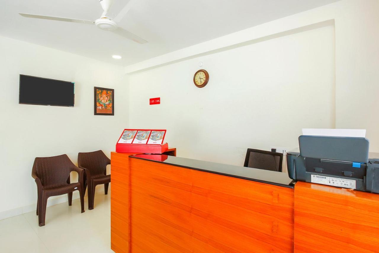 Hotel Vaccinated Staff - Oyo 13163 Jaswitha Homes 3*