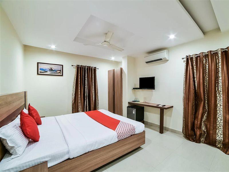 Hotel Treebo Pride Botanica 3*