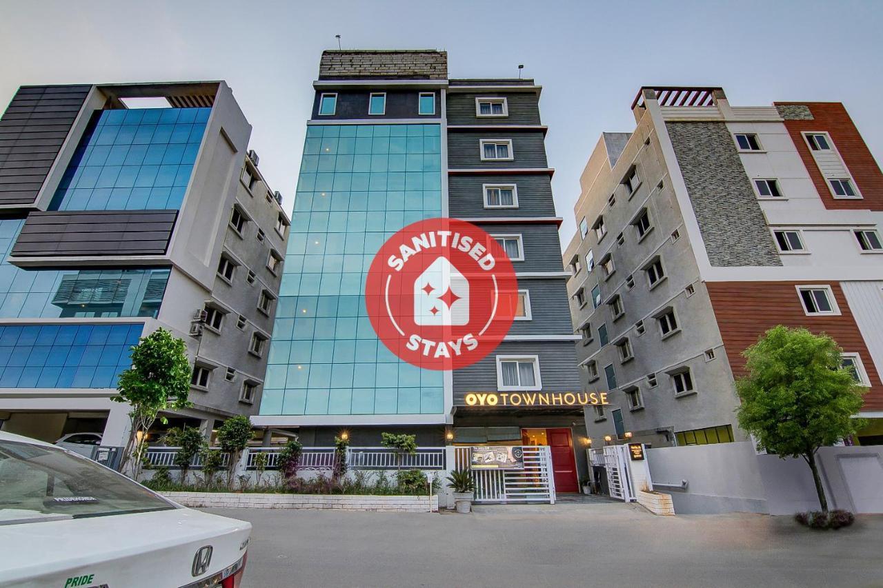 Oyo Townhouse 034 -halcyon Hitech Road Hotel