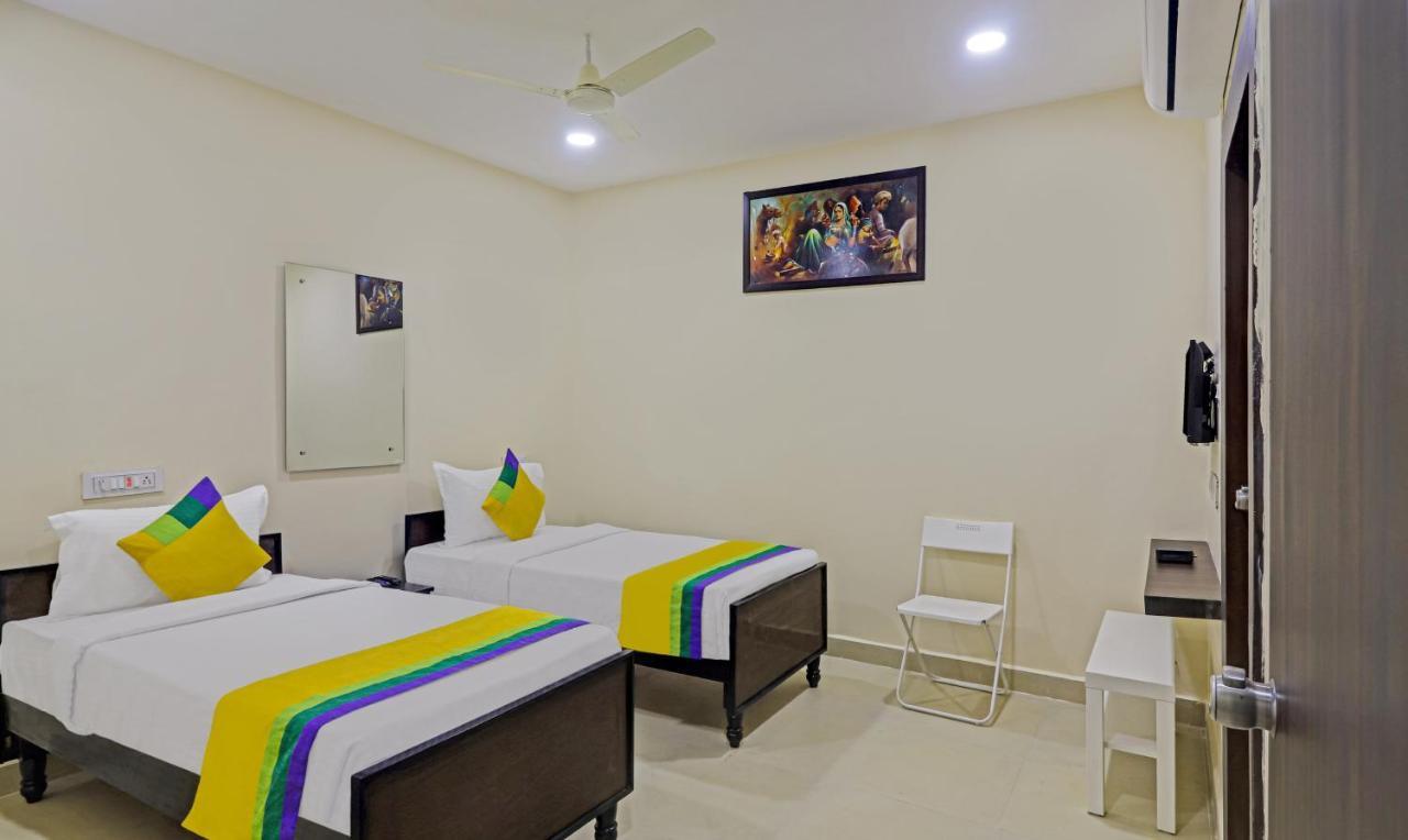 Hotel Treebo Trip Airport Pride 3*