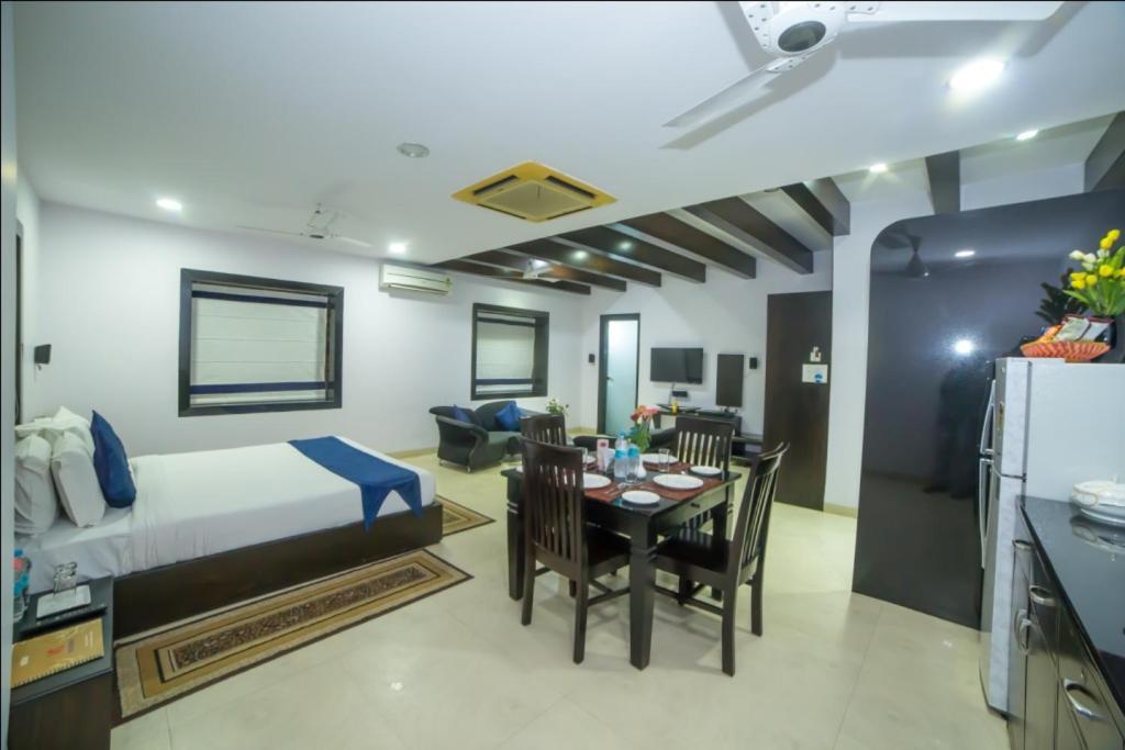 Hill View Begumpet 3*