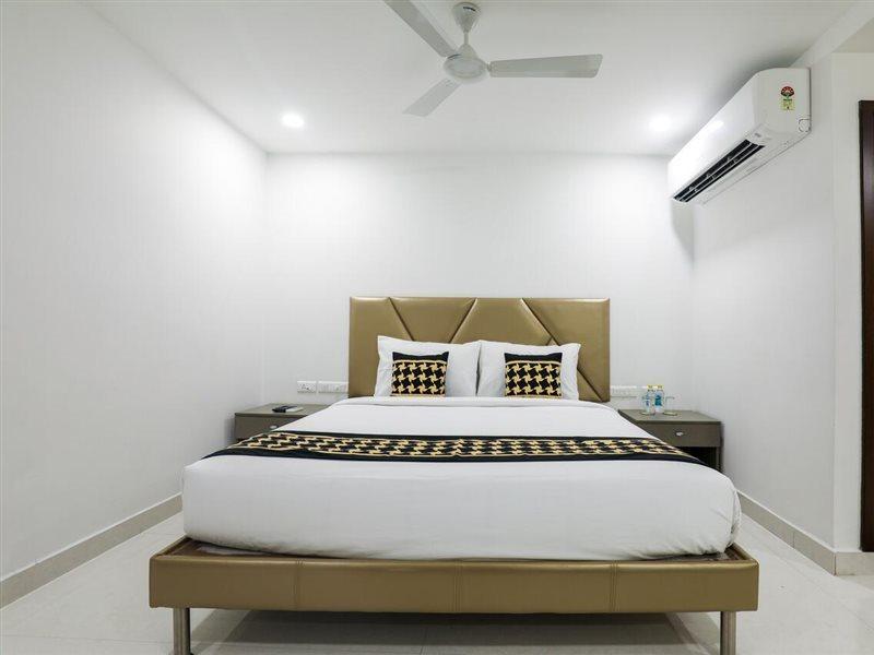 Collection O 30002 Bhel Hotel
