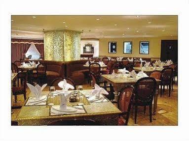 Hotel Ohris Banjara 4*