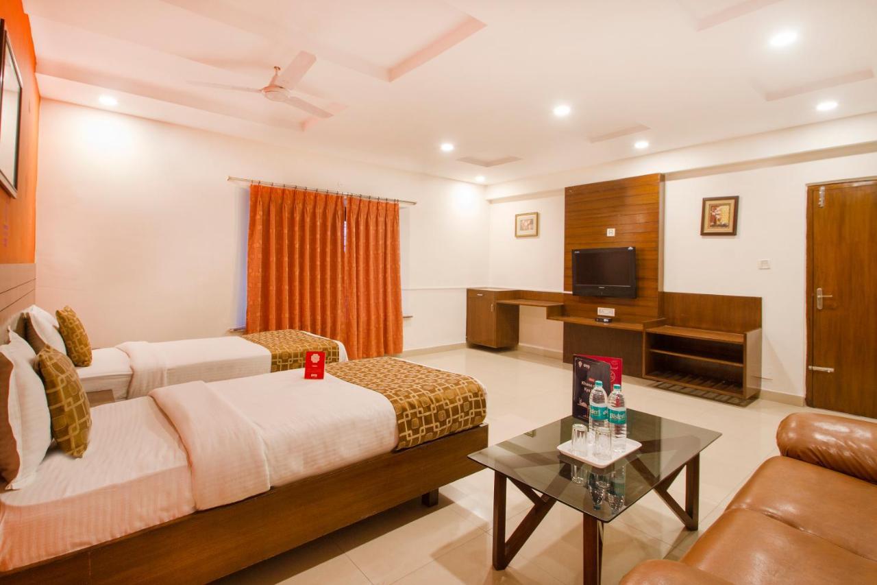 Hotel Vaccinated Staff - Oyo 11400 The Down Town Suites Hyderabad
