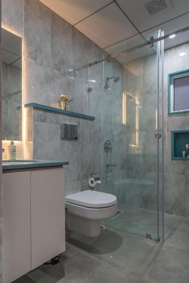 Hotel Skyla & - Jubilee Hills Hyderabad