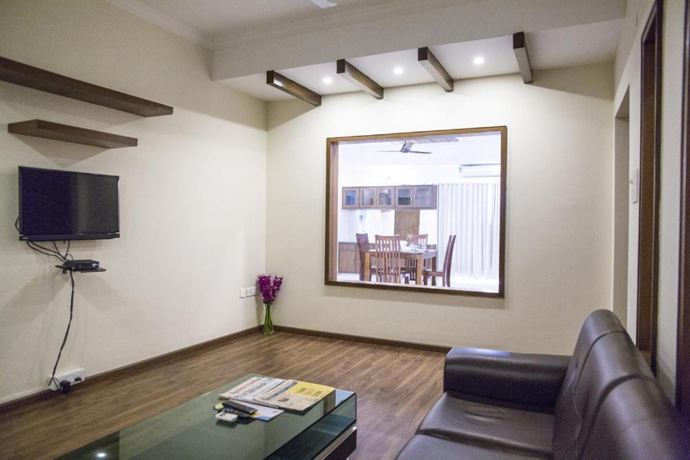 Skyla Service Road No.10 Banjara Hills Near Indo-american Hospital * Hyderabad