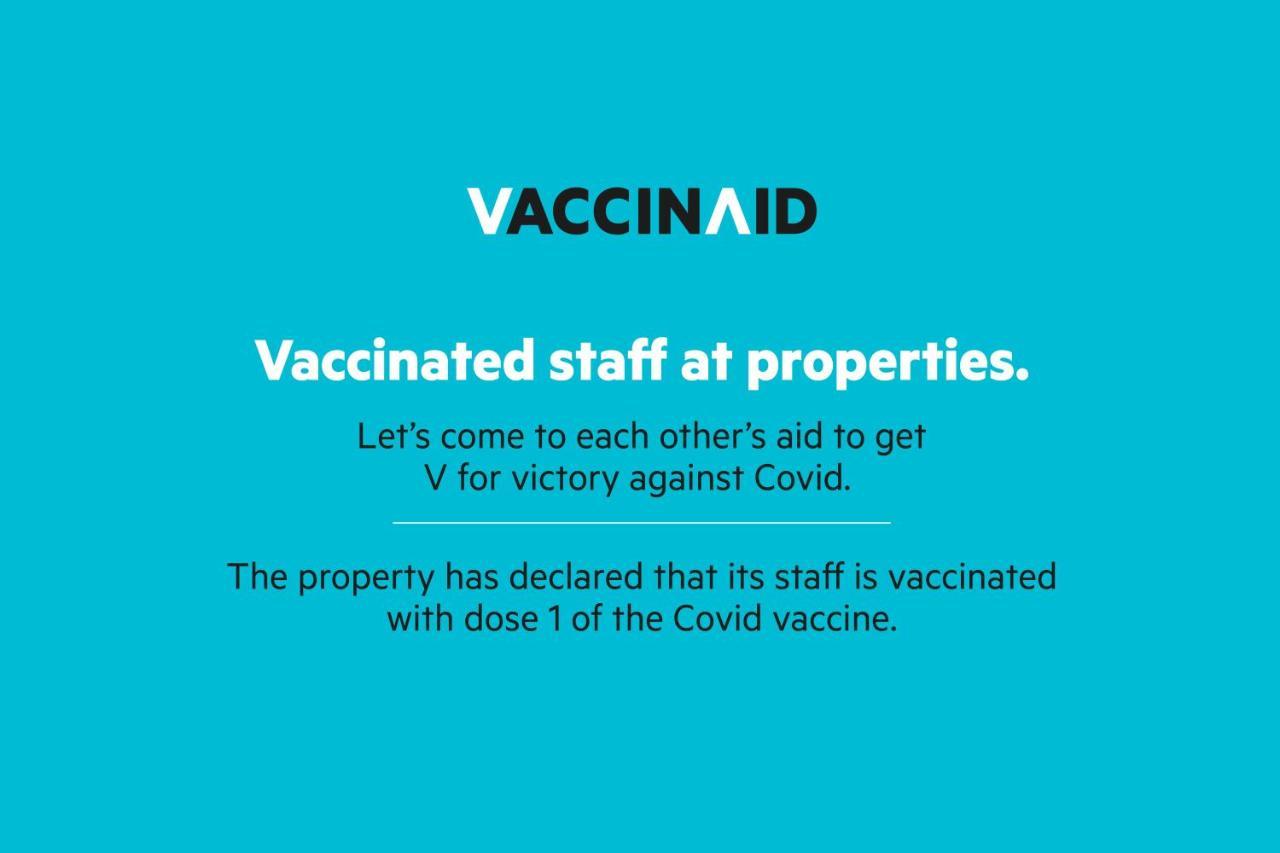 Vaccinated Staff - Capital O 18592 M Hotel 3*