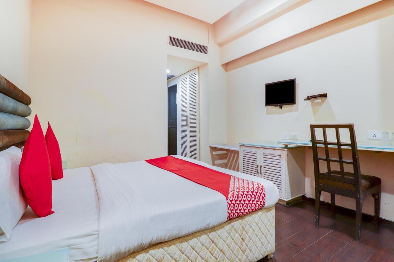 Oyo 79040 Sai Prakash Hotel