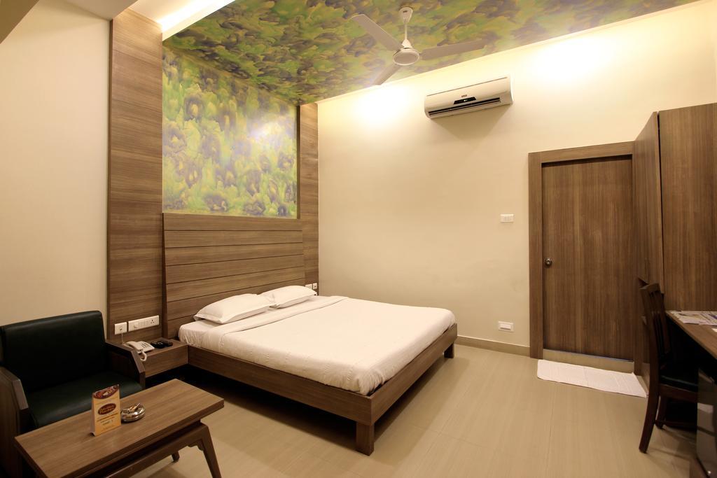 Taj Mahal Abids Hotel 2*