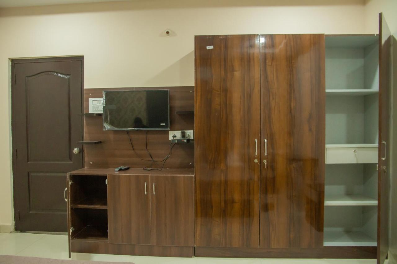 Iris At Nest 3* Hyderabad
