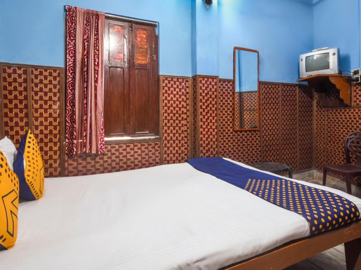 Oyo Flagship 74392 Mahesh Residency 4*