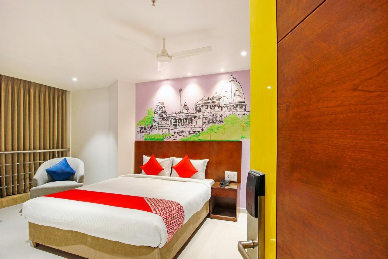 Collection O 24583 Sesha Grand Hyderabad