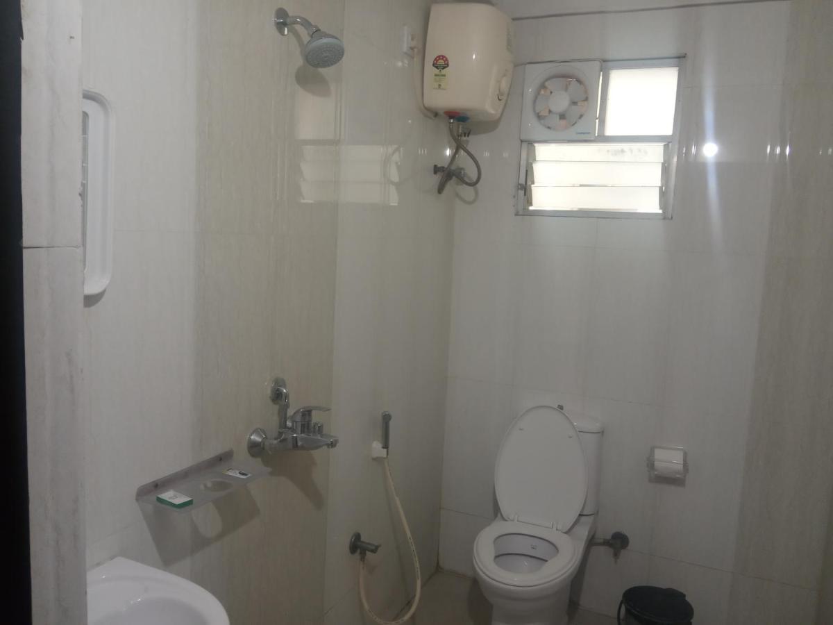 Fresh Living Prime Hitech Hotel