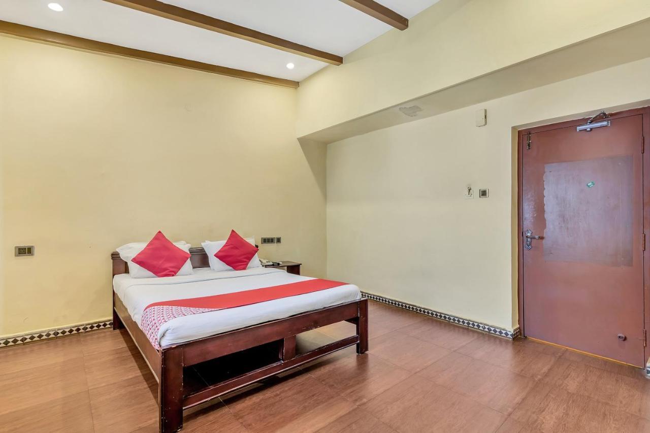 Hotel Oyo Flagship 2207 Transit