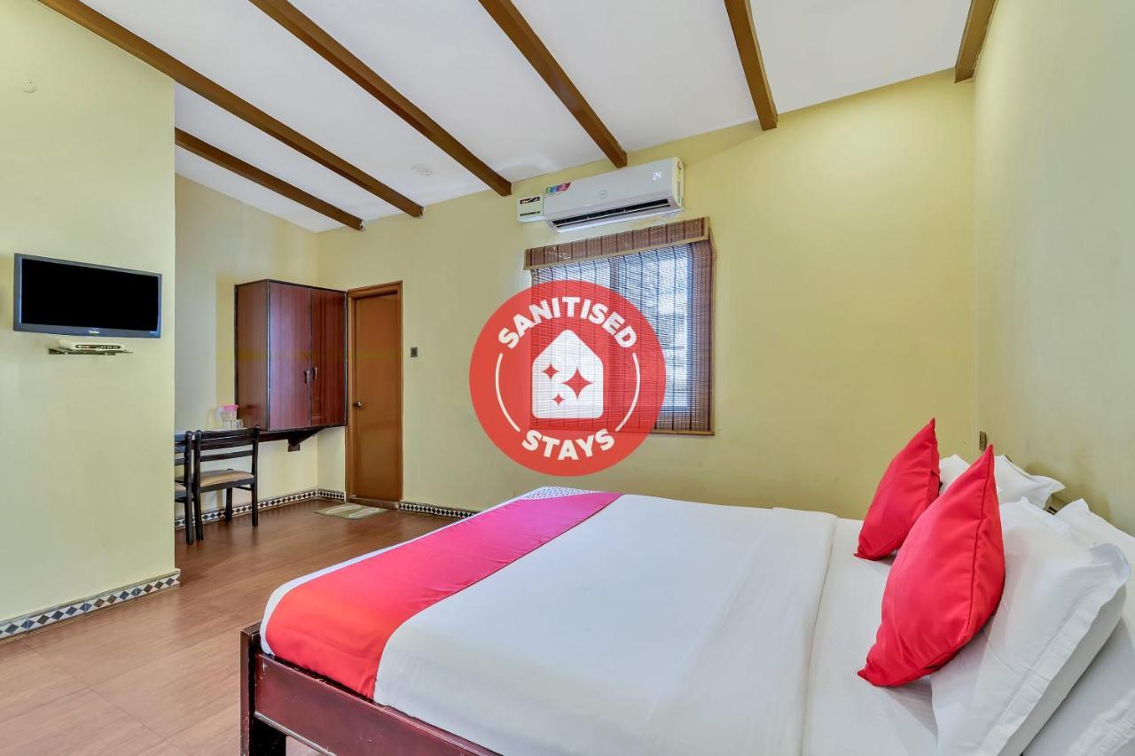Hotel Oyo Flagship 2207 Transit