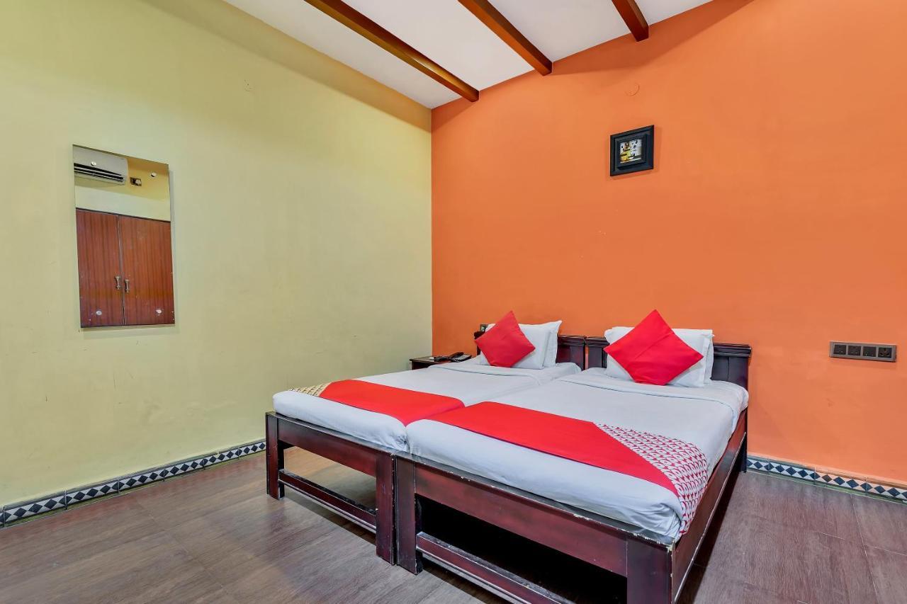 Hotel Oyo Flagship 2207 Transit