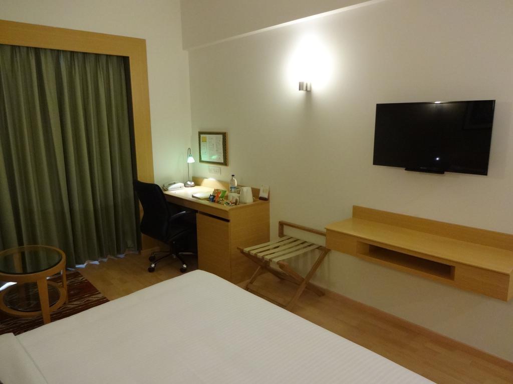 Hotel Lemon Tree Hotel, Gachibowli, Hyderabad