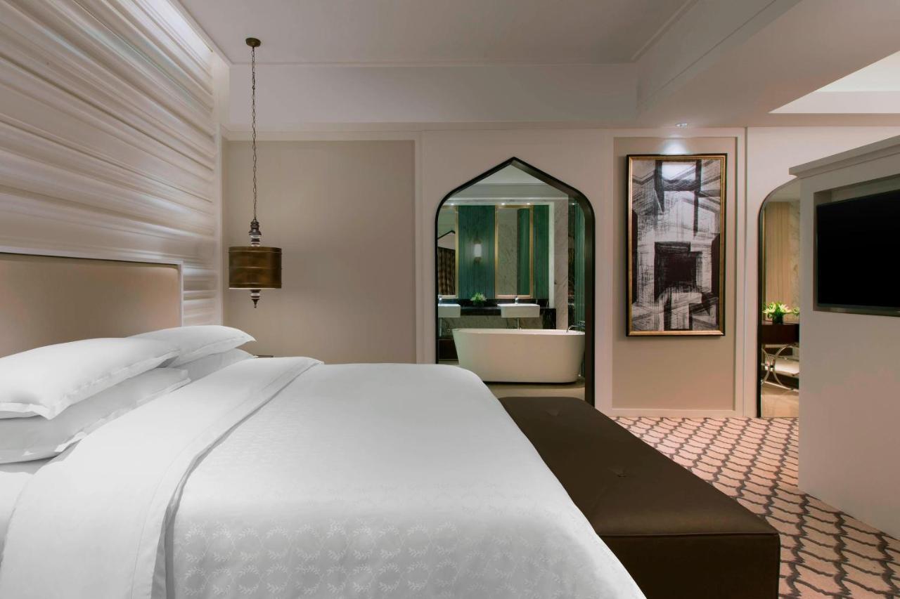 Sheraton Hotel 5*