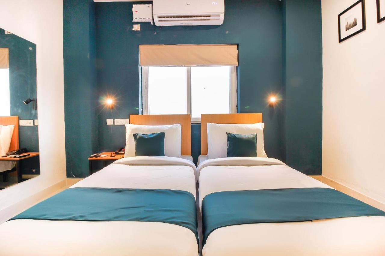 Oyo Silverkey 62075 Sanath Nagar