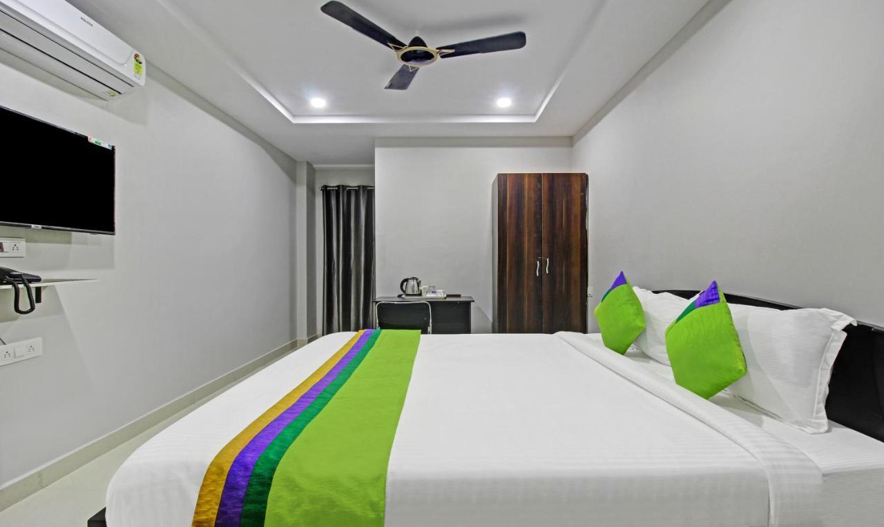 Itsy Sunrise Grand, Hitech