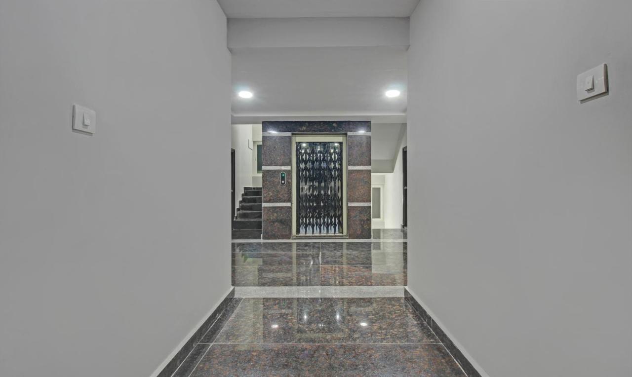 Hotel Itsy Sunrise Grand, Hitech