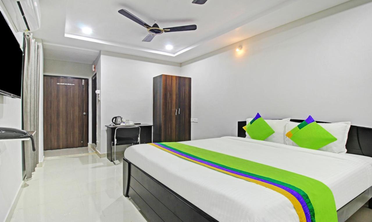 Itsy Sunrise Grand, Hitech Hotel 3*