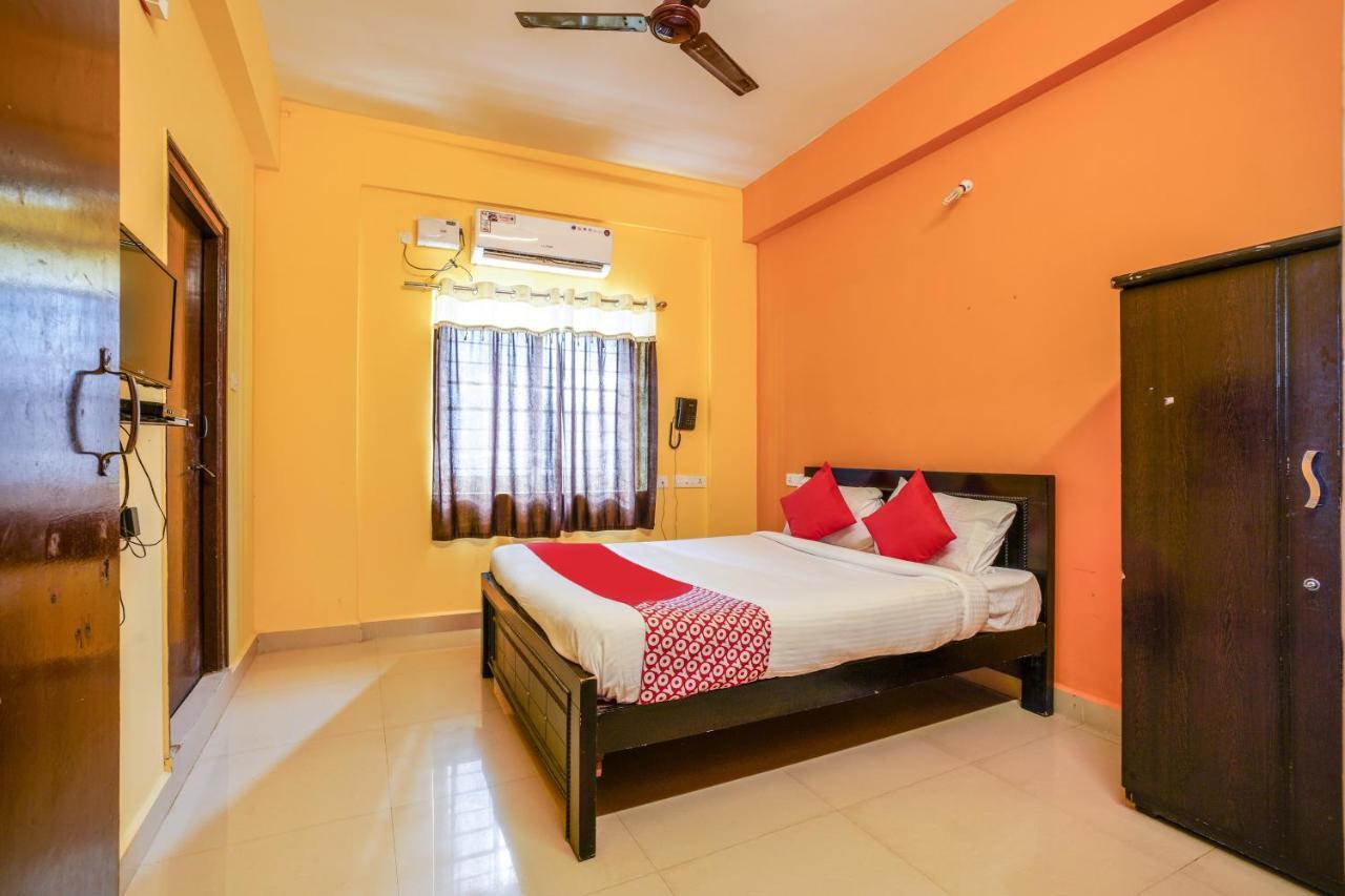 Oyo 70286 Svr Grand Hotel