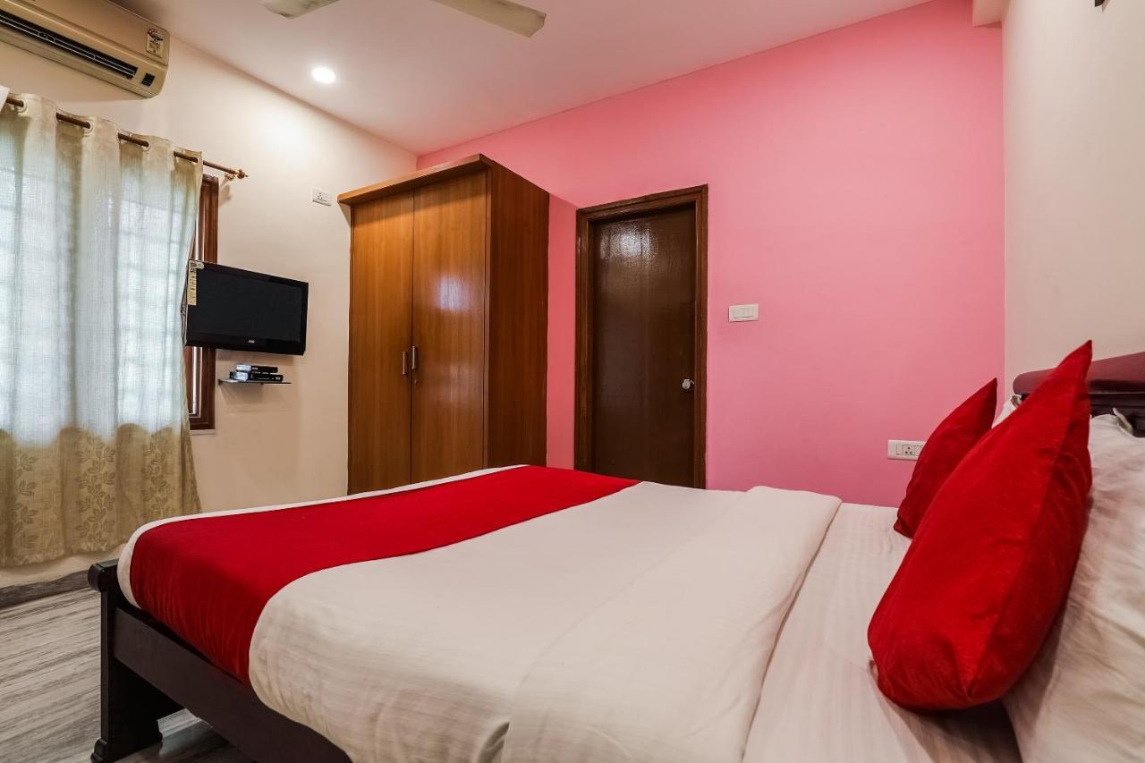 Hotel Oyo 17206 Maanne Hospitality Services Hyderabad