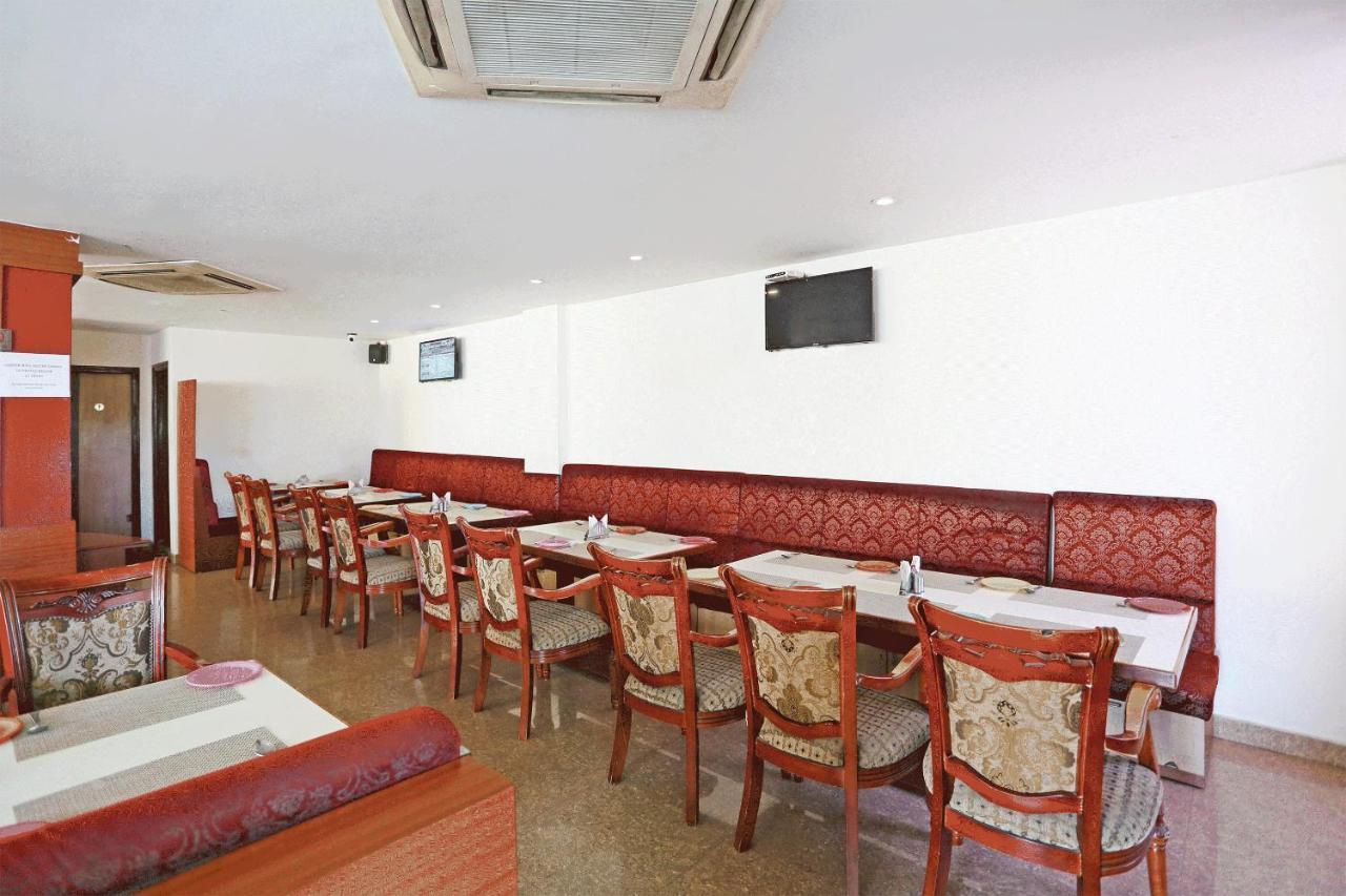 Oyo 7552 Sky Grand Hotel