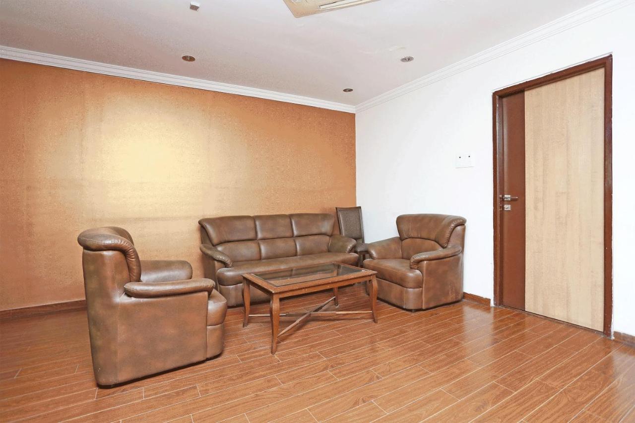 Oyo 7552 Sky Grand Hyderabad