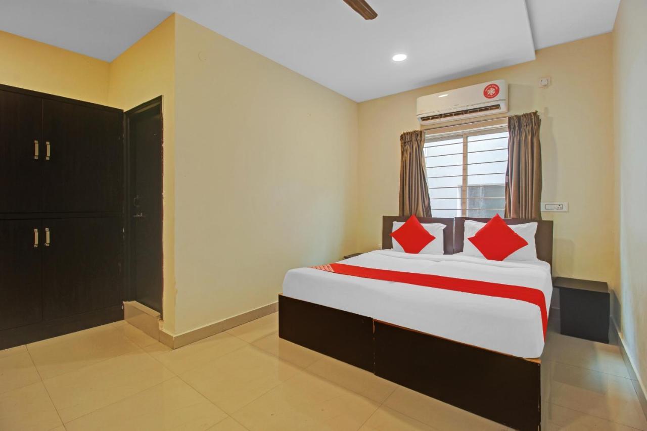 Oyo 24993 Royal Hyderabad