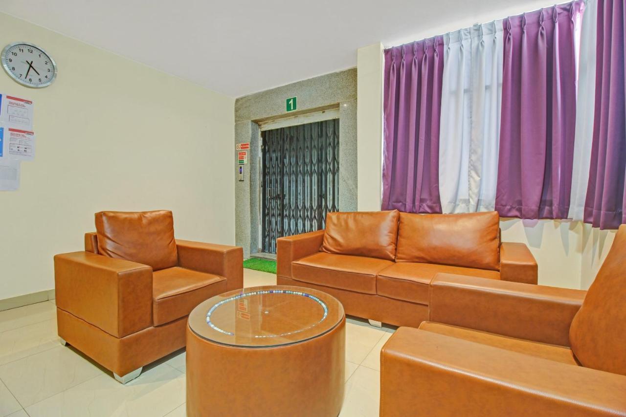 Oyo 24993 Royal Hotel Hyderabad