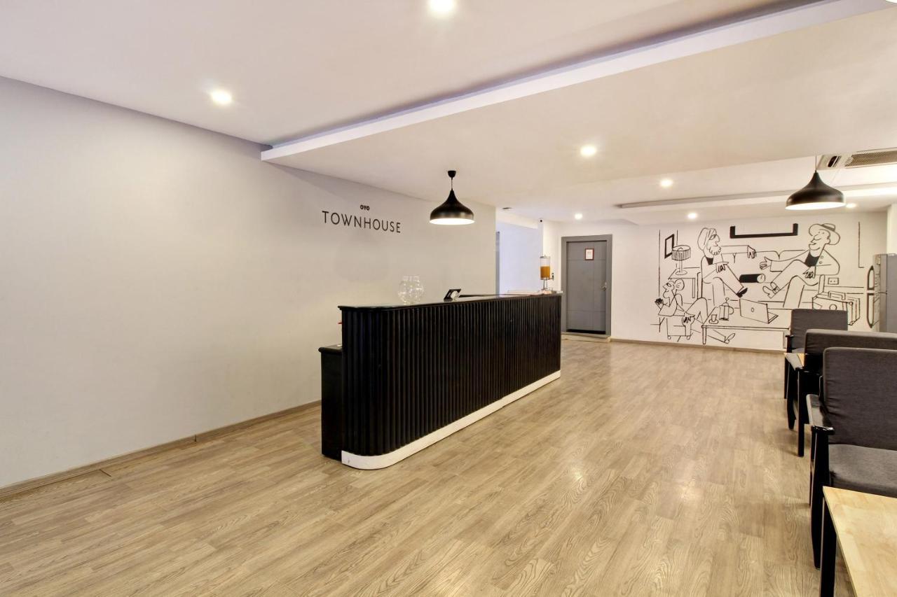 Oyo Townhouse 9 Hitech Hotel 3*