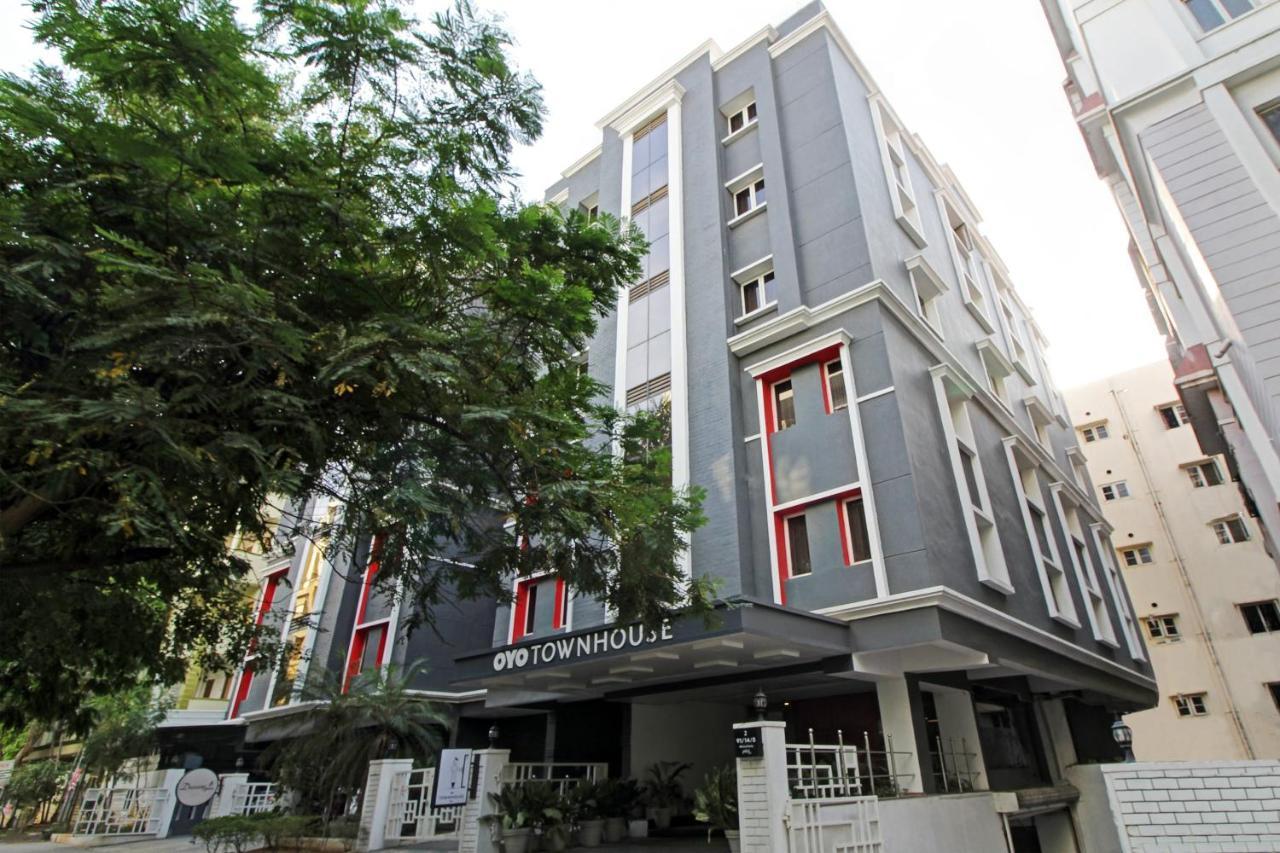 Hotel Oyo Townhouse 9 Hitech Hyderabad